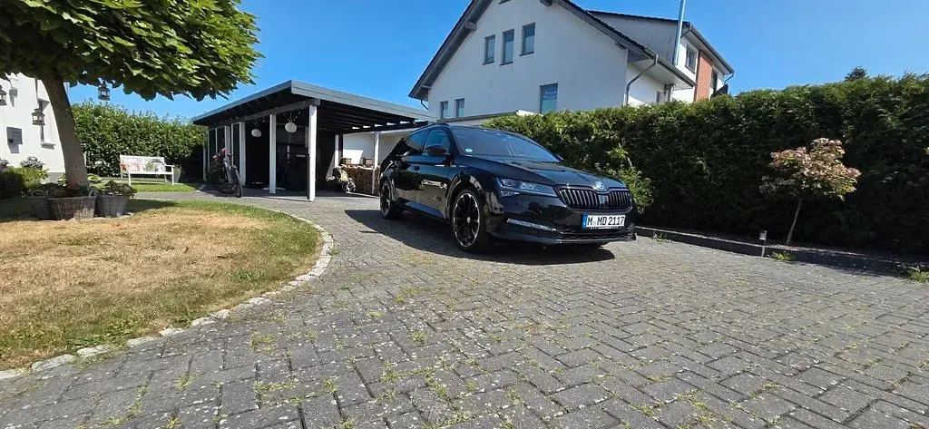 Gebraucht Skoda Superb SportLine 200 PS (147 kW) 2022 Schwarz Limousine