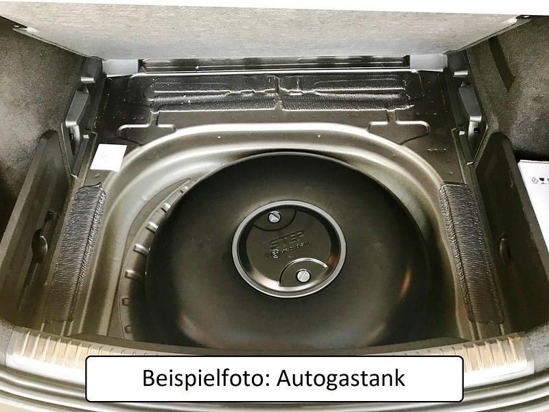 Gebraucht VW Golf VII Comfortline 110 PS (80 kW) 2018 Blau Limousine