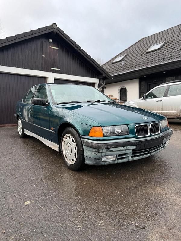 Gebraucht BMW 316 105 PS (77 kW) 1995 Grün Limousine