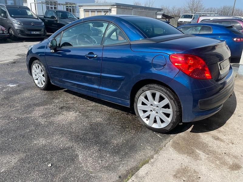 Gebraucht Peugeot 207 CC 120 PS (88 kW) 2009 Blau Cabrio