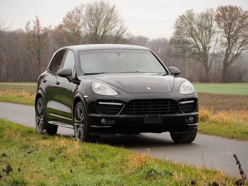 Schwarz Gebraucht 2013 Porsche Cayenne GTS SUV | 34.700 € (Fairer Preis) - Bild 1/4