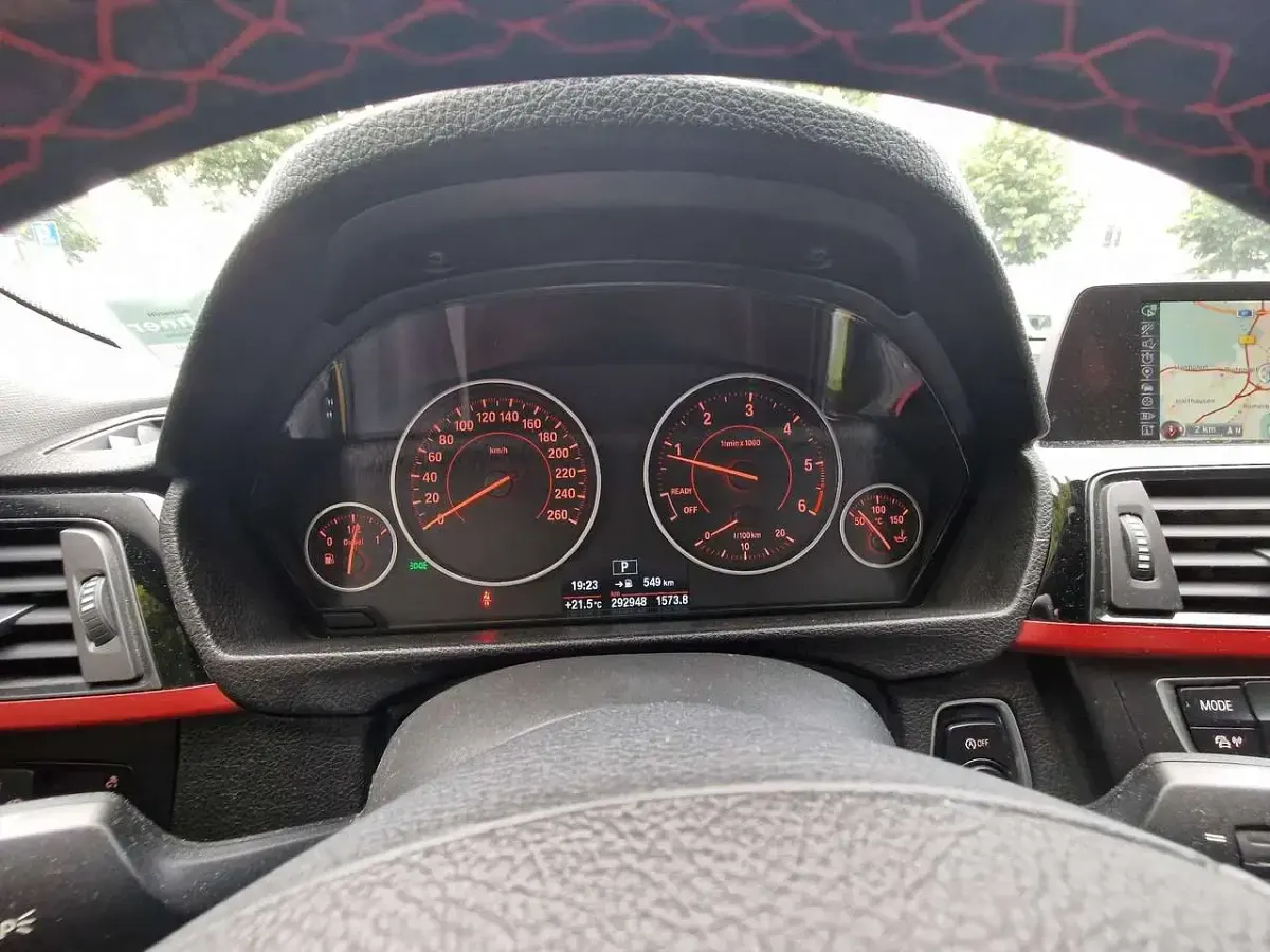 Gebraucht BMW 318 143 PS (105 kW) 2015 Schwarz Kombi