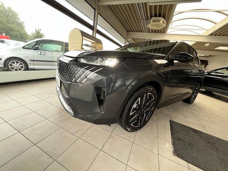 Grau Gebraucht 2024 Peugeot 3008 Allure SUV | 30.990 € (Guter Preis) - Bild 1/4