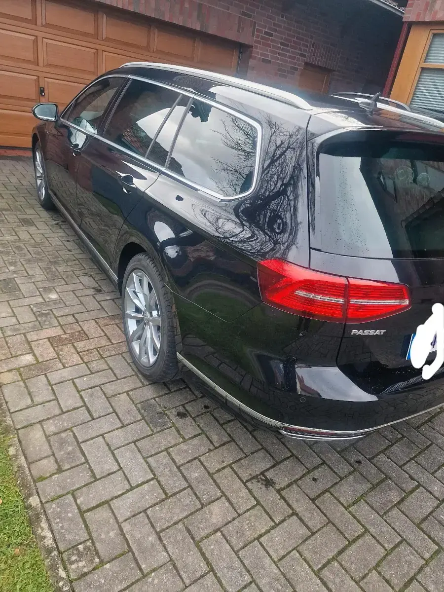 Gebraucht VW Passat R-line 150 PS (110 kW) 2019 Schwarz Kombi