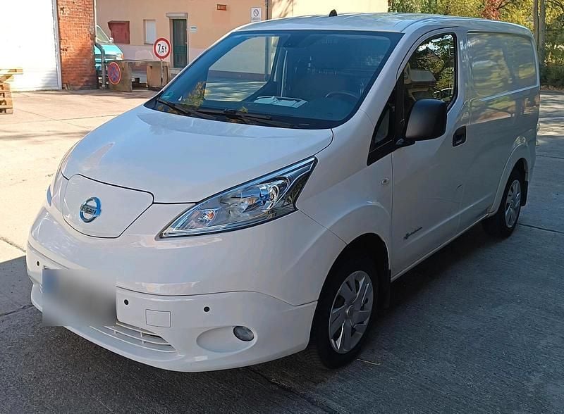 Gebraucht Nissan e-NV200 80 kW (109 PS) 2016 Weiß Van / Kleinbus