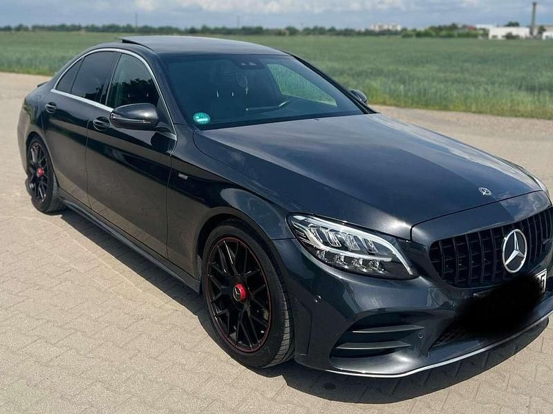 Grau Gebraucht 2020 Mercedes C200 Edition 1 Limousine | 31.000 € (Fairer Preis) - Bild 1/4