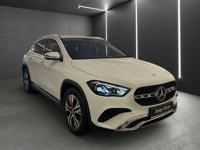 Gebraucht Mercedes GLA220 190 PS (139 kW) 2024 Digitalweiß SUV