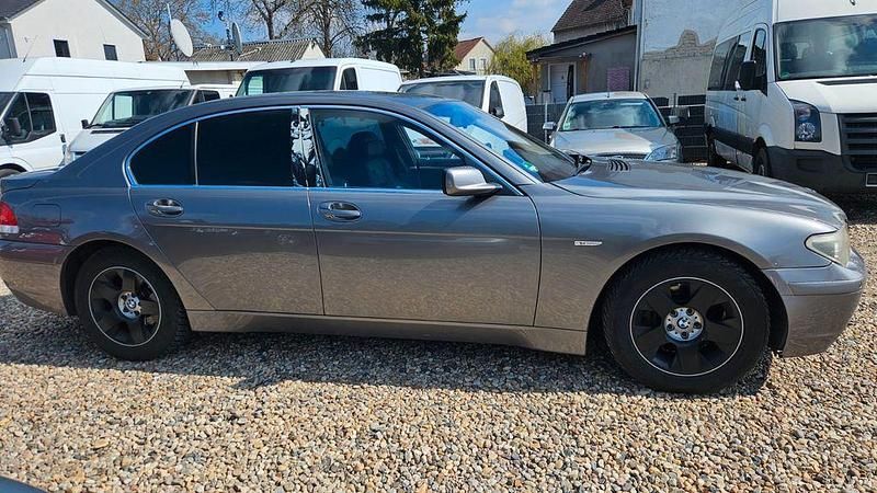 Gebraucht BMW 745 333 PS (244 kW) 2002 Grau Limousine