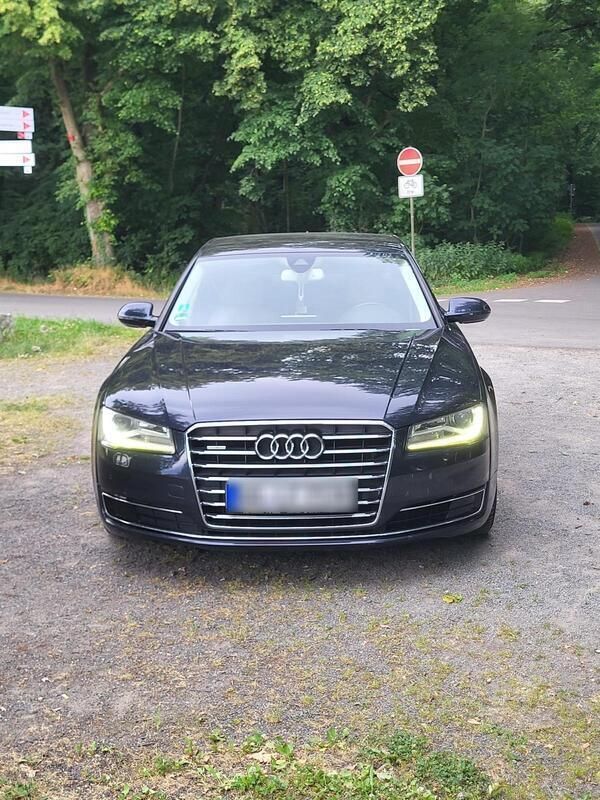 Blau Gebraucht 2014 Audi A8 Advanced Limousine | 24.300 € (Superpreis) - Bild 1/4