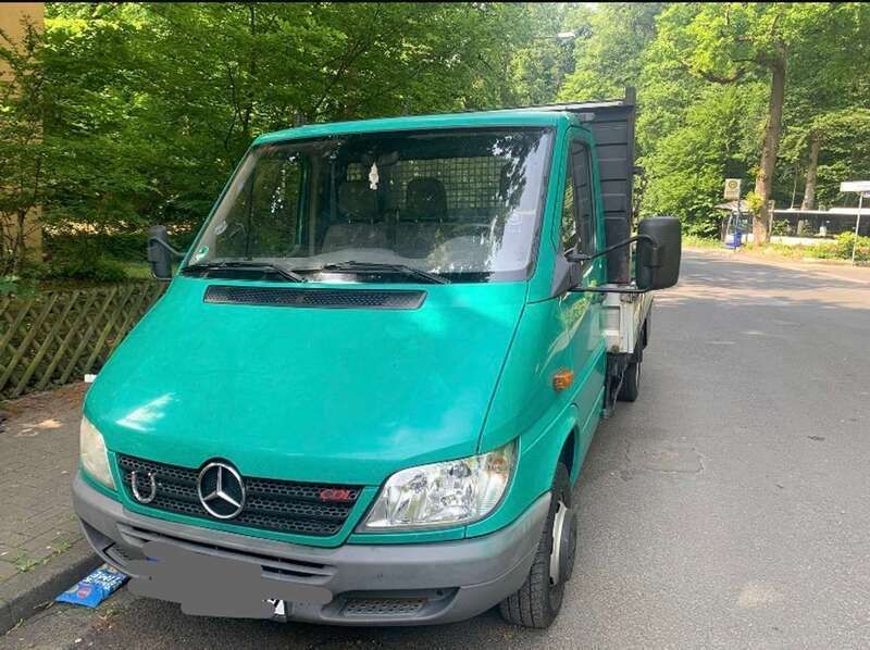 Grün Gebraucht 2005 Mercedes Sprinter Van | 6.950 € (Fairer Preis) - Bild 1/4