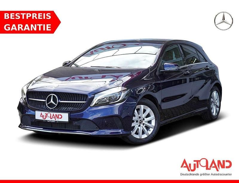 Cavansitblau Gebraucht 2017 Mercedes A140 Style Kleinwagen | 18.990 € - Bild 1/4