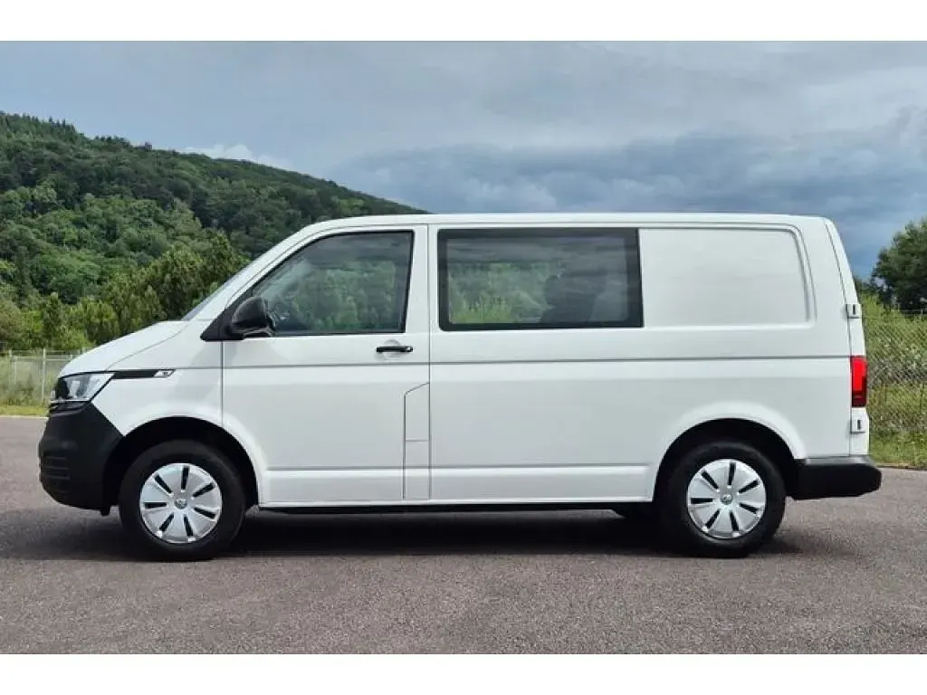 Gebraucht VW T6.1 Trendline 110 PS (80 kW) 2022 Candyweiss Van