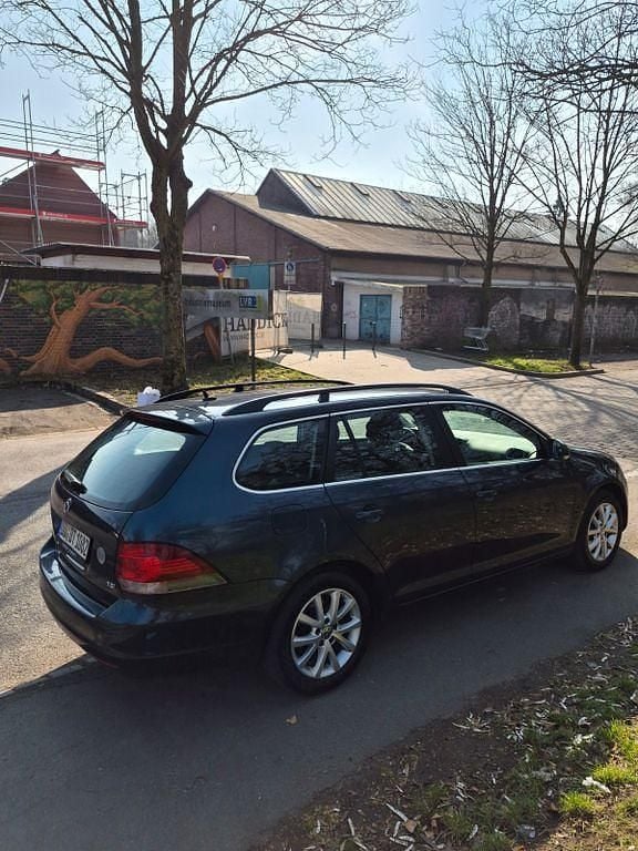 Gebraucht VW Golf VI Highline 122 PS (89 kW) 2010 Blau Kleinwagen