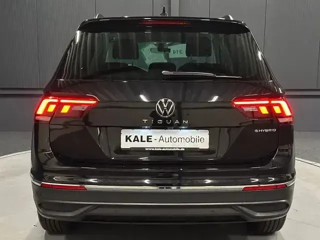 Gebraucht VW Tiguan Life 245 PS (180 kW) 2022 Deep black perleffekt SUV