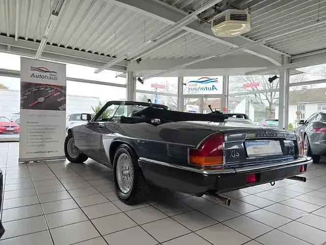 Używany Jaguar XJS 275 KM (202 kW) 1990 Szary Kabriolet