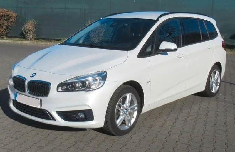 Weiß Gebraucht 2018 BMW 218 Gran Tourer Sport Line Van / Kleinbus | 11.800 € (Superpreis) - Bild 1/4