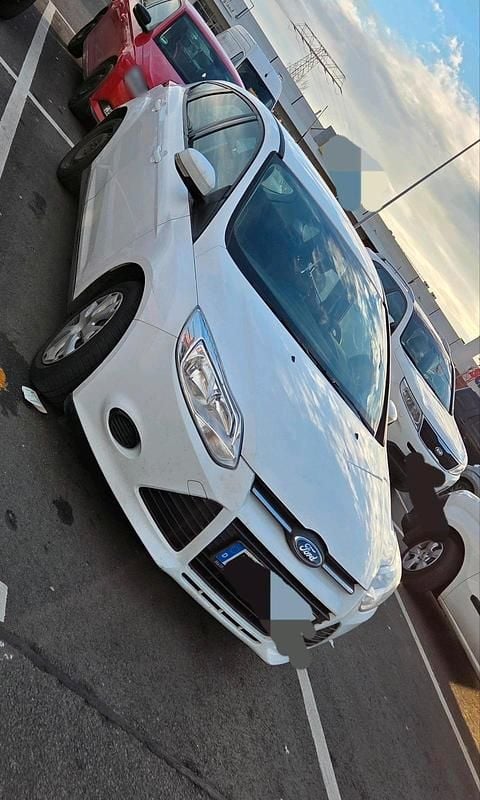 Usata Ford Focus 96 CV (70 kW) 2013 Bianco Station wagon