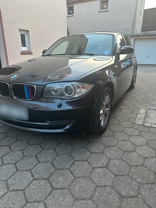 Gebraucht BMW 118 143 PS (105 kW) 2008 Schwarz Kleinwagen