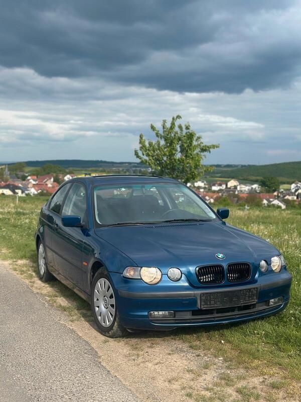 Blau Gebraucht 2002 BMW 316 Compact Kleinwagen | 1.200 € - Bild 1/4