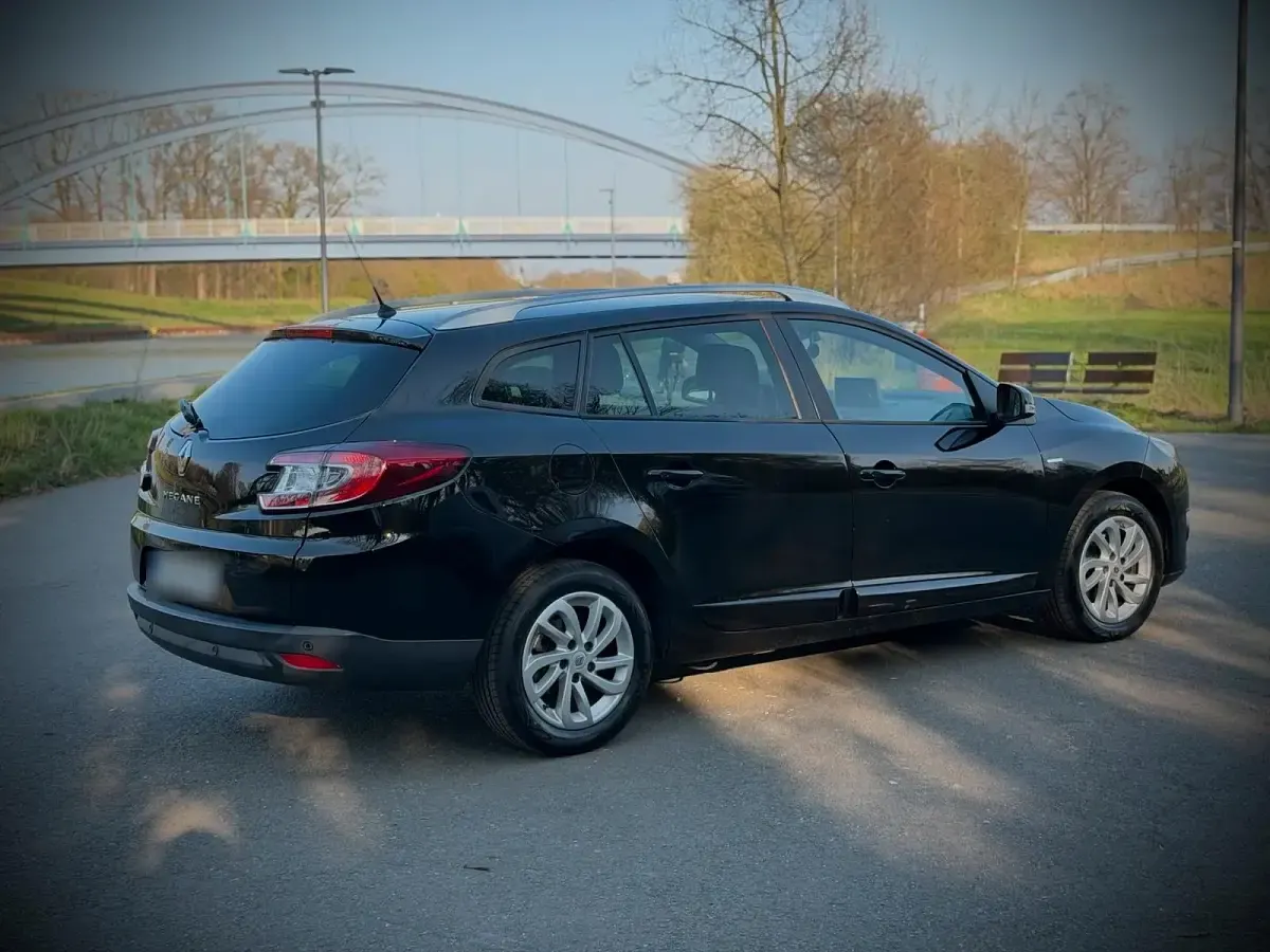 Gebraucht Renault Mégane III 110 PS (80 kW) 2015 Schwarz Kombi