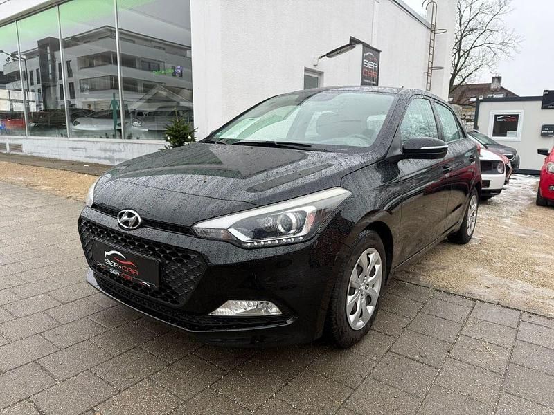 Schwarz Gebraucht 2016 Hyundai i20 Trend Limousine | 7.600 € (Fairer Preis) - Bild 1/4