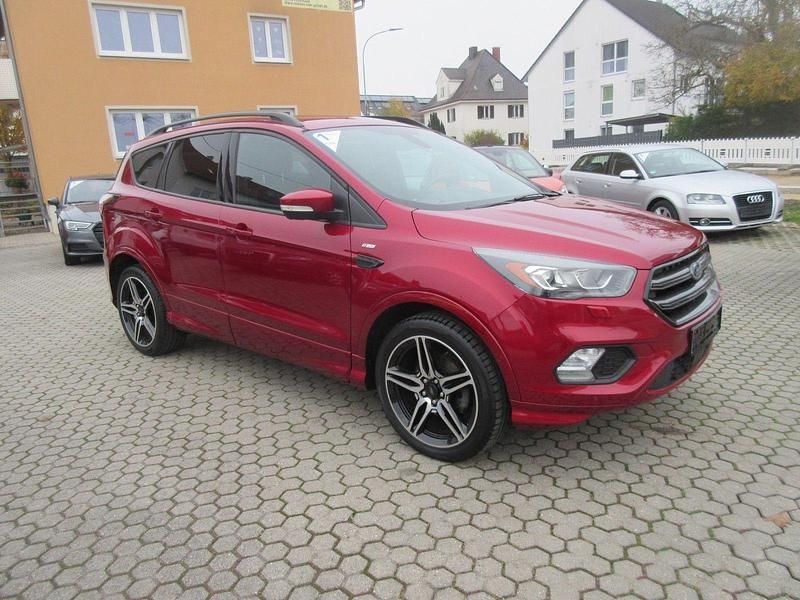 Rot Gebraucht 2017 Ford Kuga ST-Line SUV | 10.990 € (Superpreis) - Bild 1/2