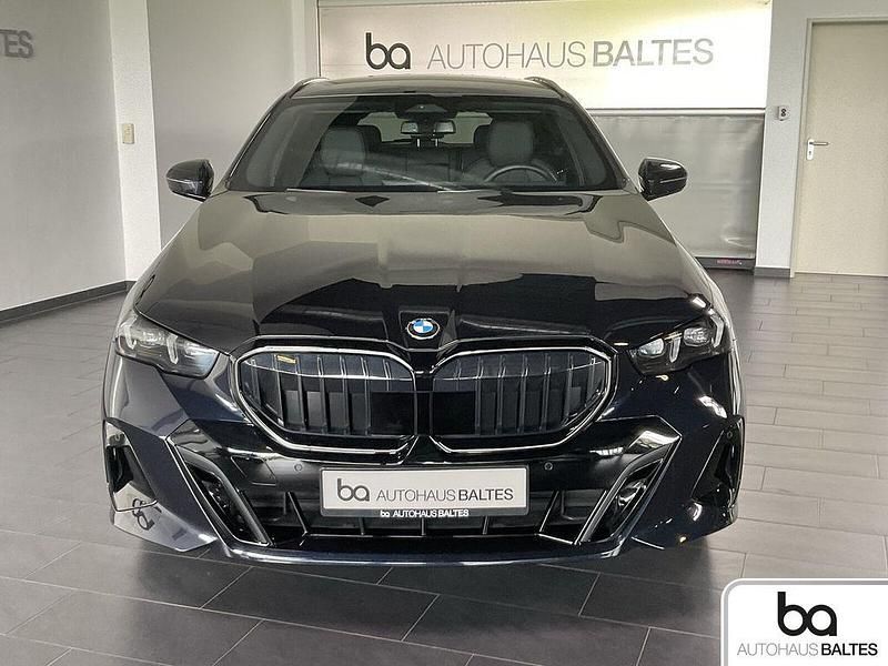 Gebraucht BMW 540 M Sport 303 PS (222 kW) 2025 Schwarz Kombi