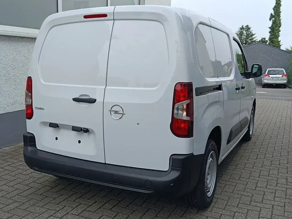 Neu Opel Combo 110 PS (80 kW) 2026 Weiss Van / Kleinbus