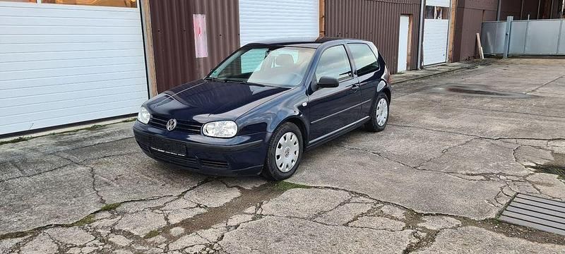 Blau Gebraucht 2003 VW Golf IV Comfortline Limousine | 690 € (Superpreis) - Bild 1/4