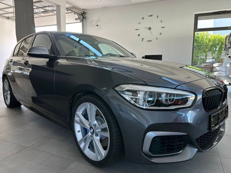 Grau Gebraucht 2016 BMW M135 Sport Line Kleinwagen | 22.700 € (Guter Preis) - Bild 1/4