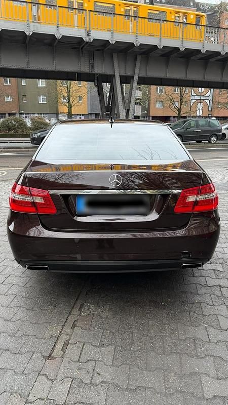 Gebraucht Mercedes E350 AMG line 231 PS (169 kW) 2010 Braun Limousine