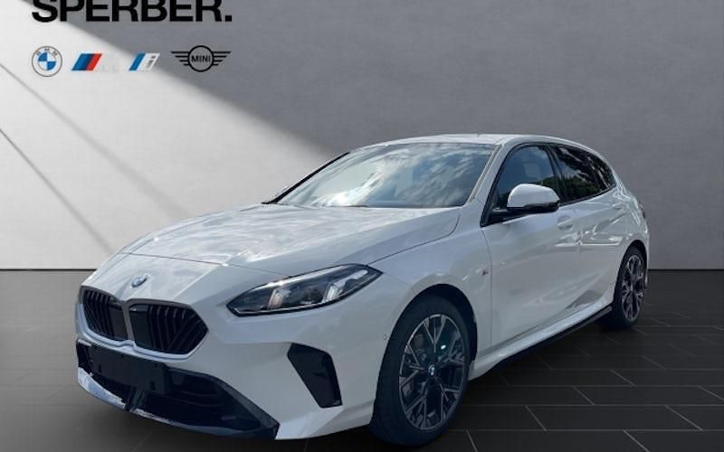 Weiß Neu 2025 BMW 120 Performance Kleinwagen | 37.980 € (Guter Preis) - Bild 1/4