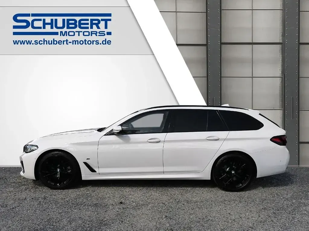 Gebraucht BMW 520 M Sport 190 PS (139 kW) 2022 Weiß Limousine