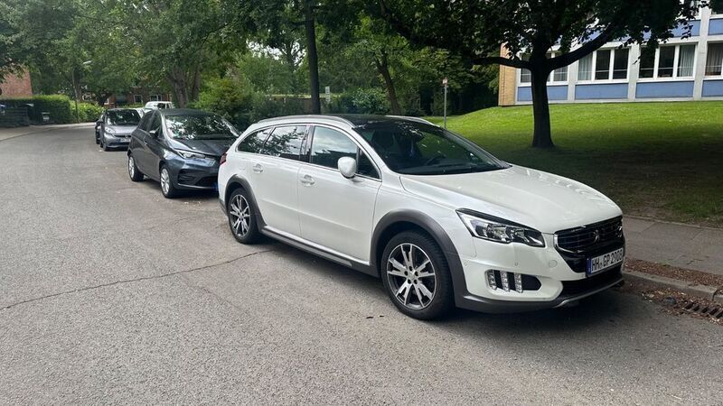 Weiß Gebraucht 2017 Peugeot 508 S Kombi | 12.900 € (Teuer) - Bild 1/4