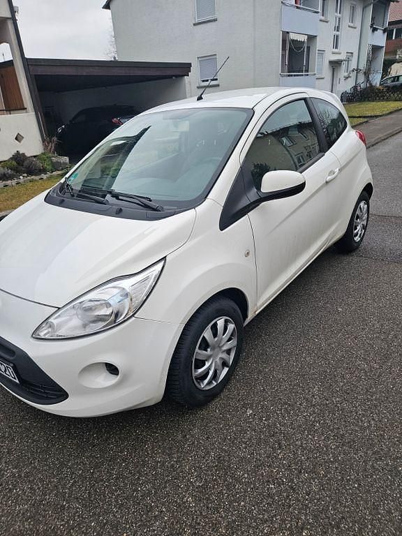Gebraucht Ford Ka Cool & Sound Edition 69 PS (50 kW) 2016 Weiß Kleinwagen