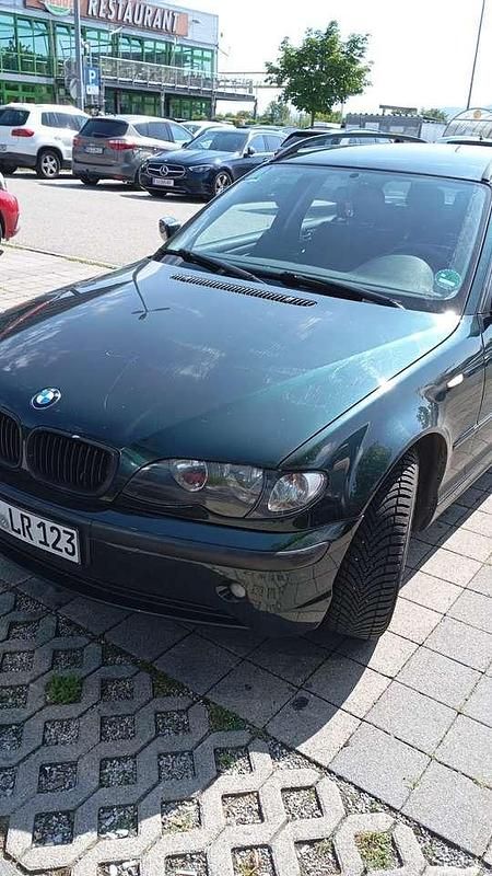 Grün Gebraucht 2004 BMW 316 Lifestyle Kombi | 950 € (Guter Preis) - Bild 1/3