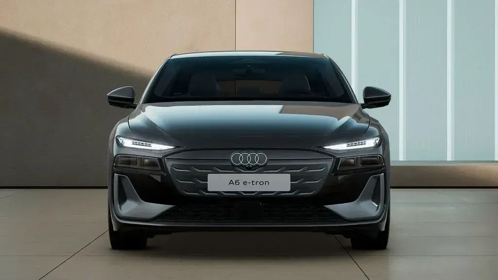 Gebraucht Audi A6 e-tron S-Line 314 kW (428 PS) 2025 Daytonagrau perleffekt Limousine