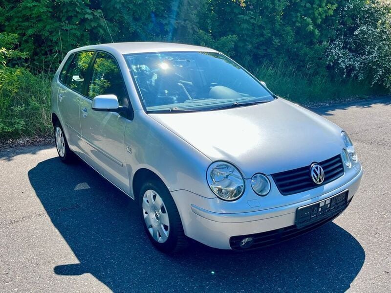 Silber Gebraucht 2003 VW Polo Comfortline Limousine | 3.600 € (Teuer) - Bild 1/4