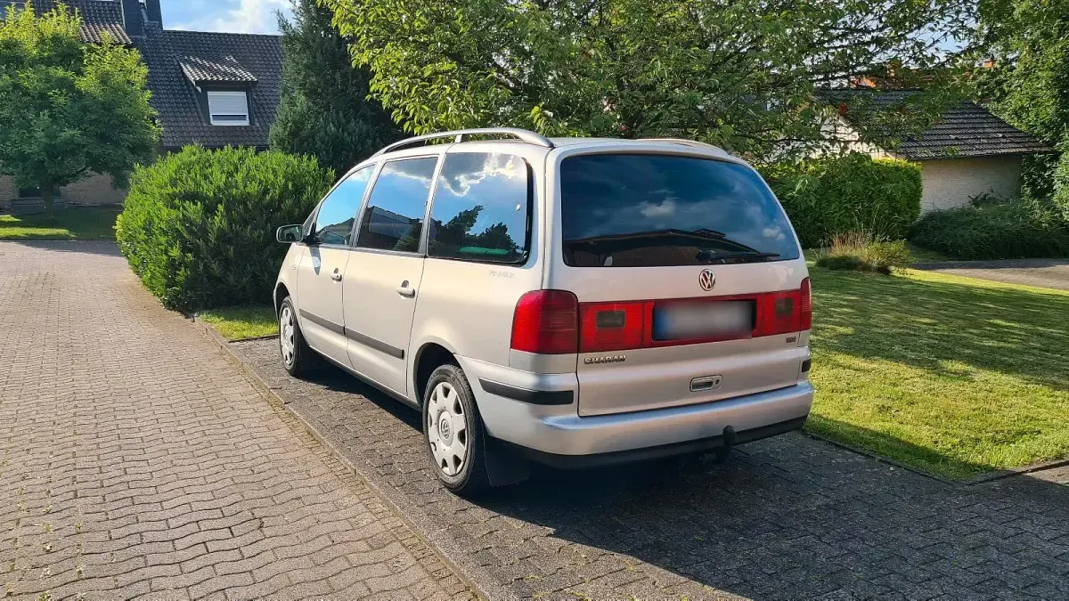 Gebraucht VW Sharan 131 PS (96 kW) 2003 Silber Van / Kleinbus