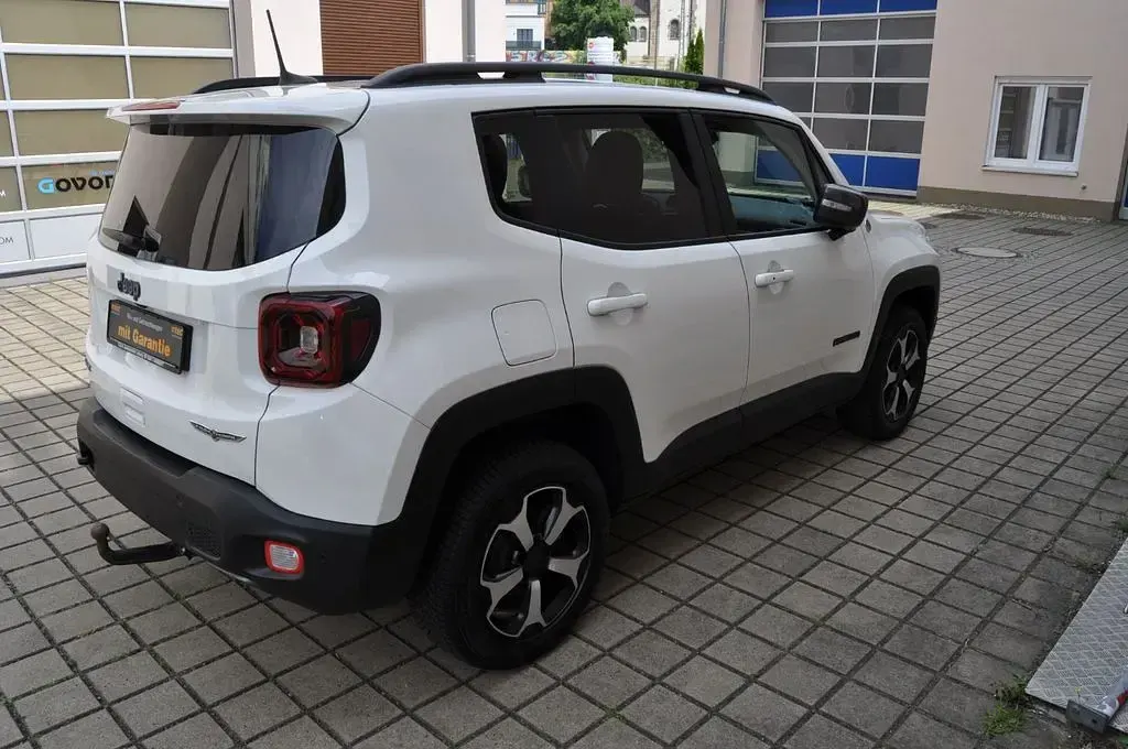 Gebraucht Jeep Renegade Trailhawk 241 PS (177 kW) 2022 Weiß SUV