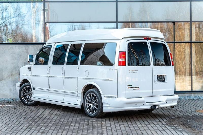 Usado Chevrolet Express 314 CV (230 kW) 2012 Blanco Monovolumen