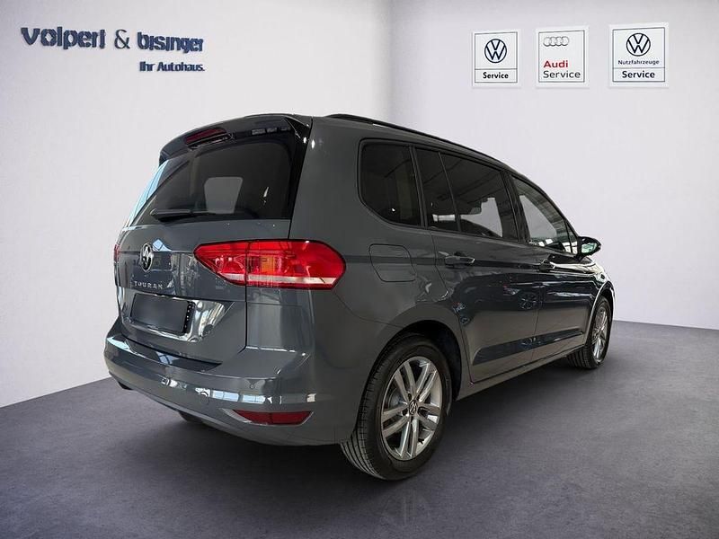 Neu VW Touran 150 PS (110 kW) 2026 Delfingrau metallic Van / Kleinbus