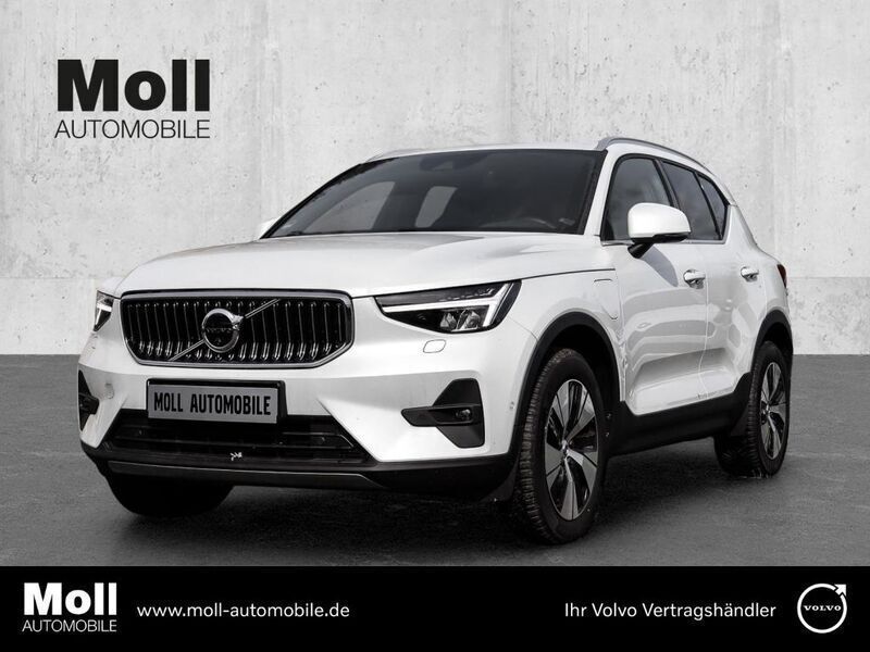 Weiss Gebraucht 2023 Volvo XC40 Plus SUV | 36.480 € (Fairer Preis) - Bild 1/4