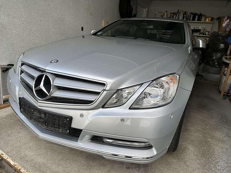 Gebraucht Mercedes E200 184 PS (135 kW) 2012 Silber Coupé