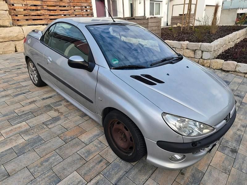 Gebraucht Peugeot 206 CC 109 PS (80 kW) 2002 Cabrio