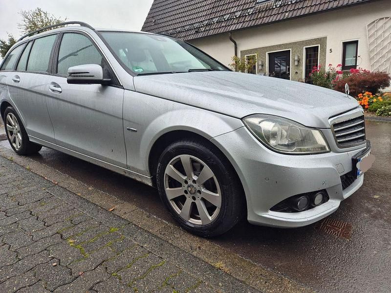 Silber Gebraucht 2012 Mercedes 220 Kombi | 13.600 € (Etwas zu teuer) - Bild 1/4