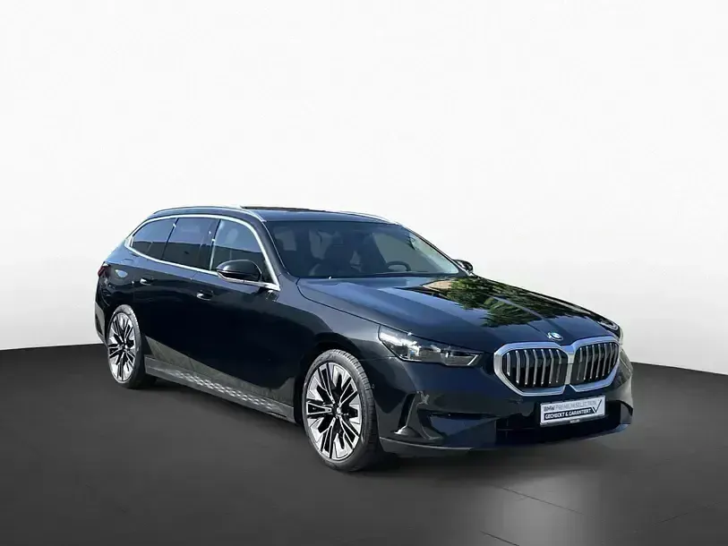 Gebraucht BMW 520 Comfort Edition 197 PS (144 kW) 2024 Black sapphire (schwarz) Kombi