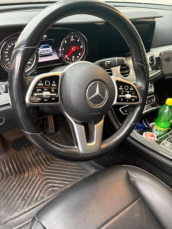 Gebraucht Mercedes E220 194 PS (142 kW) 2018 Grau Limousine