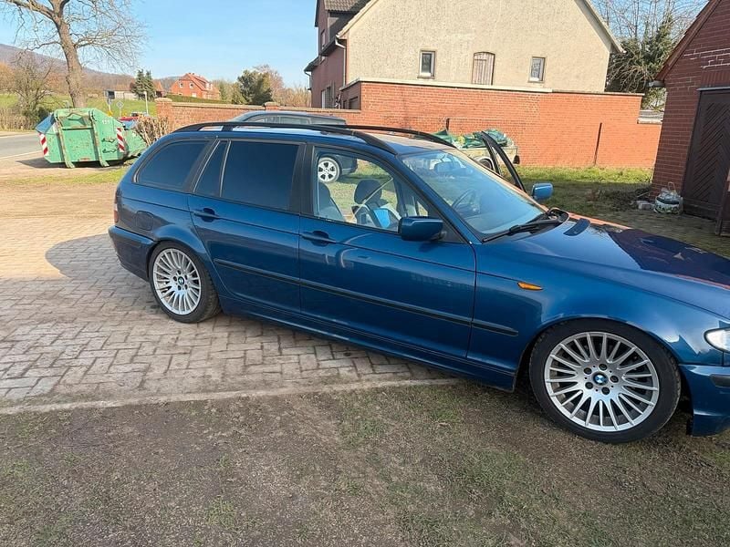 Gebraucht BMW 320 Performance 170 PS (125 kW) 2001 Blau Kombi