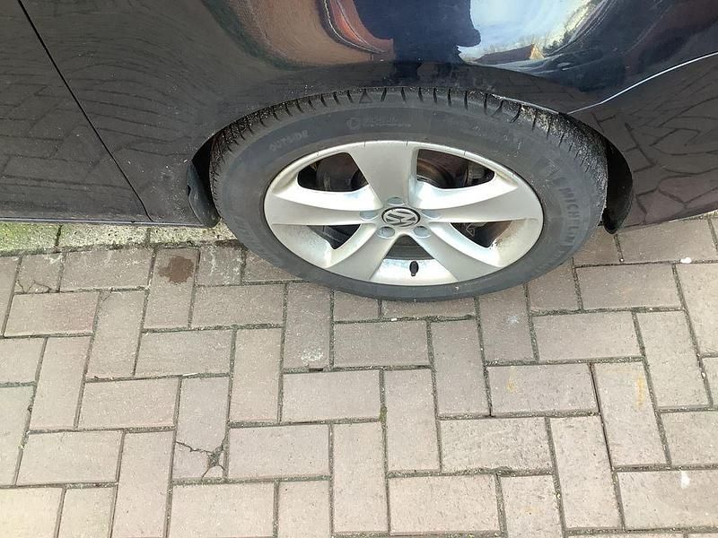 Gebraucht VW Eos Sport 140 PS (102 kW) 2011 Schwarz Cabrio